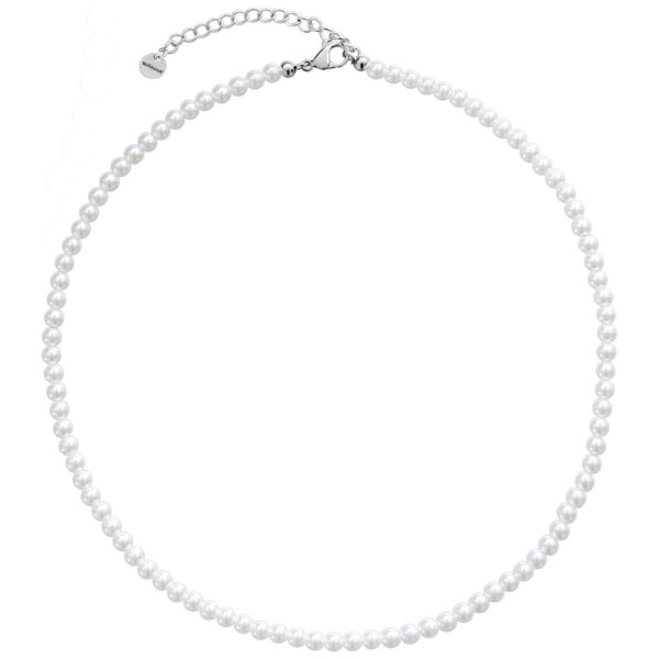 Collar de pequeñas perlas sintéticas de acero quirúrgico en plata sobre fondo blanco
