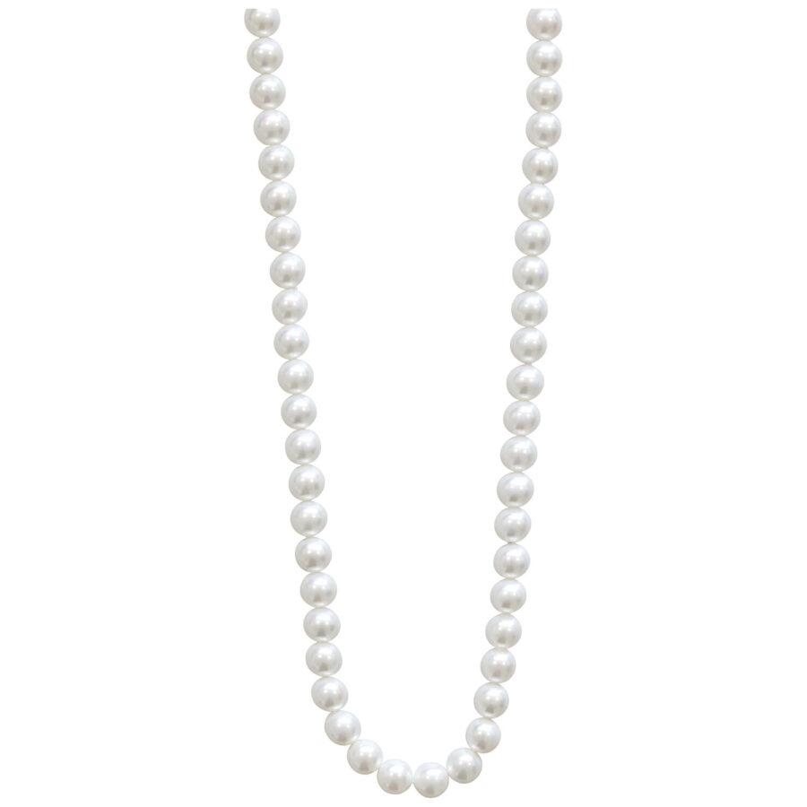 Collar largo con grandes perlas sintéticas en plata sobre fondo blanco