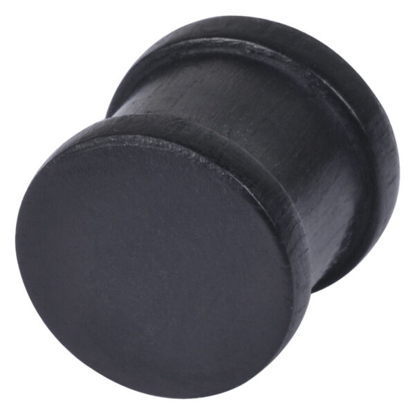 Plug de madera cóncavo negro sobre fondo blanco