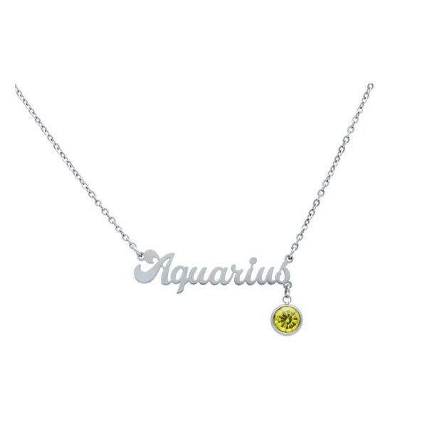 Collar Aquarius de plata con cristal amarillo sobre fondo blanco