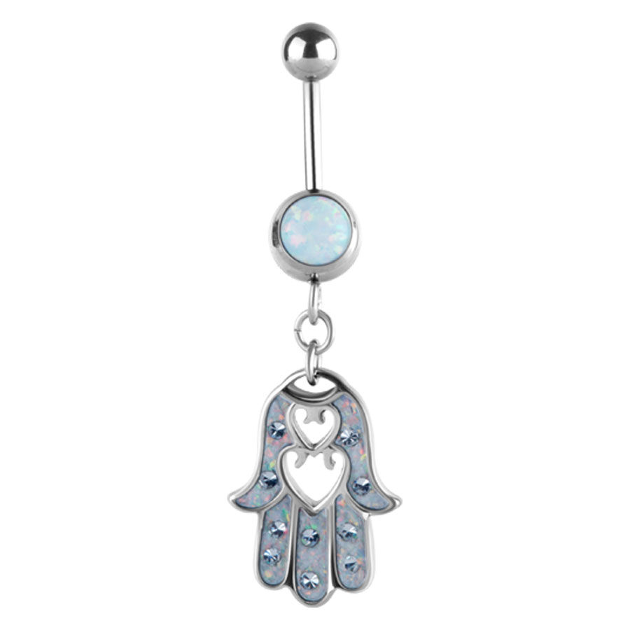 Banana de plata con ópalo sintético y colgante Chamsa sobre fondo blanco