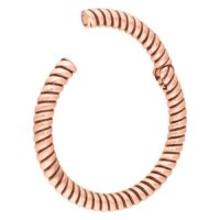Peso para oreja Twisted Rope en oro rosa Peso para oreja en oro rosa con diseño de cuerda retorcida sobre fondo blanco