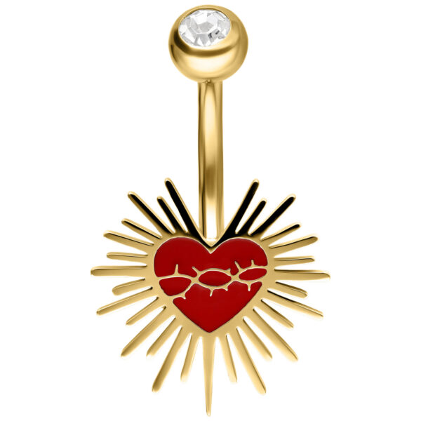 Banana de oro con motivo de corazón rojo y strass sobre fondo blanco