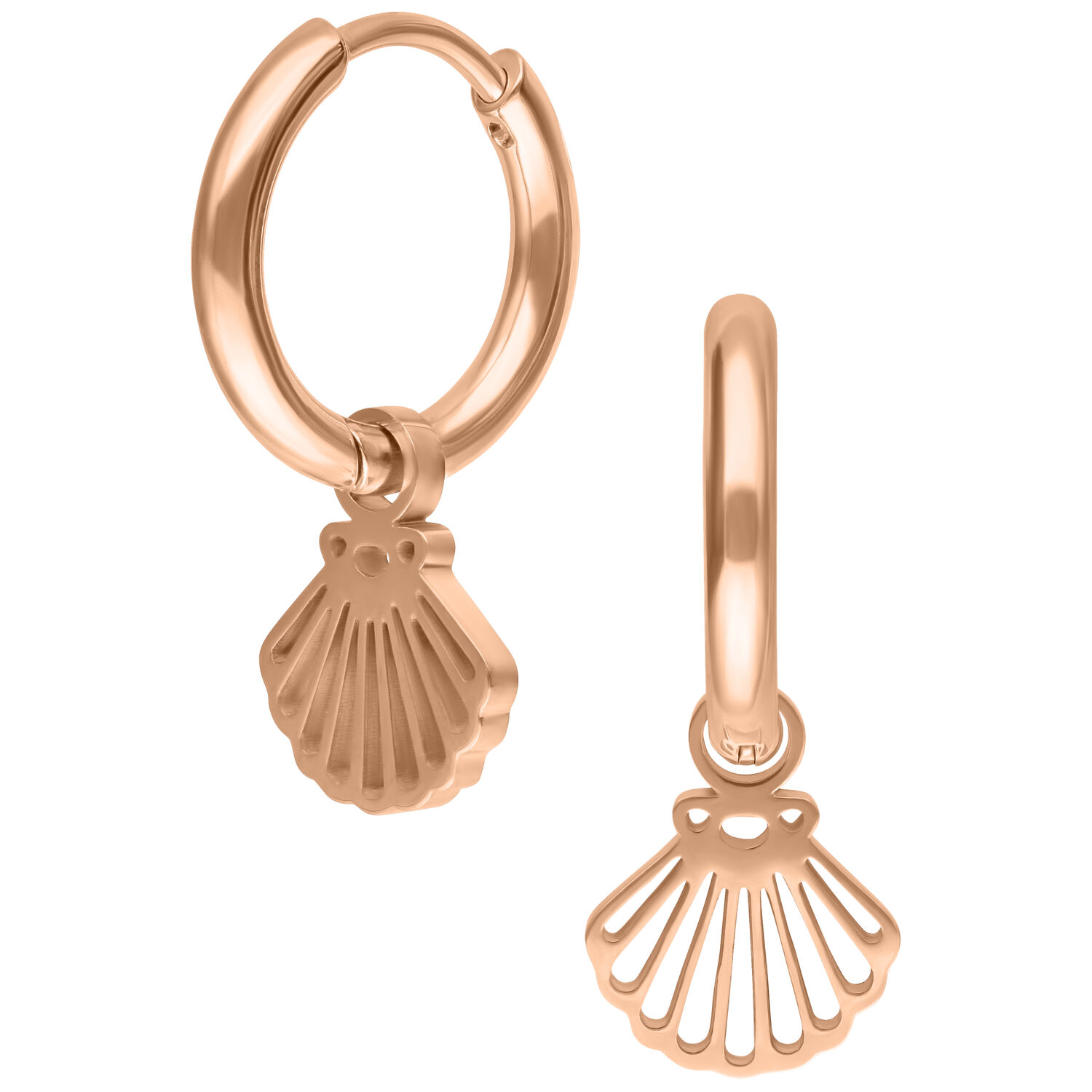 Zwei glänzende Roségold-Ohrringe mit Muschelanhänger auf weißem Hintergrund