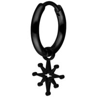 Schwarzer Mini Creolen-Ohrring mit sternförmigem Anhänger auf weißem Hintergrund