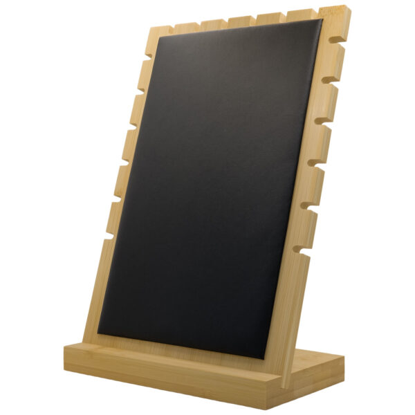 Expositor de collares negro de madera con muescas laterales sobre fondo claro