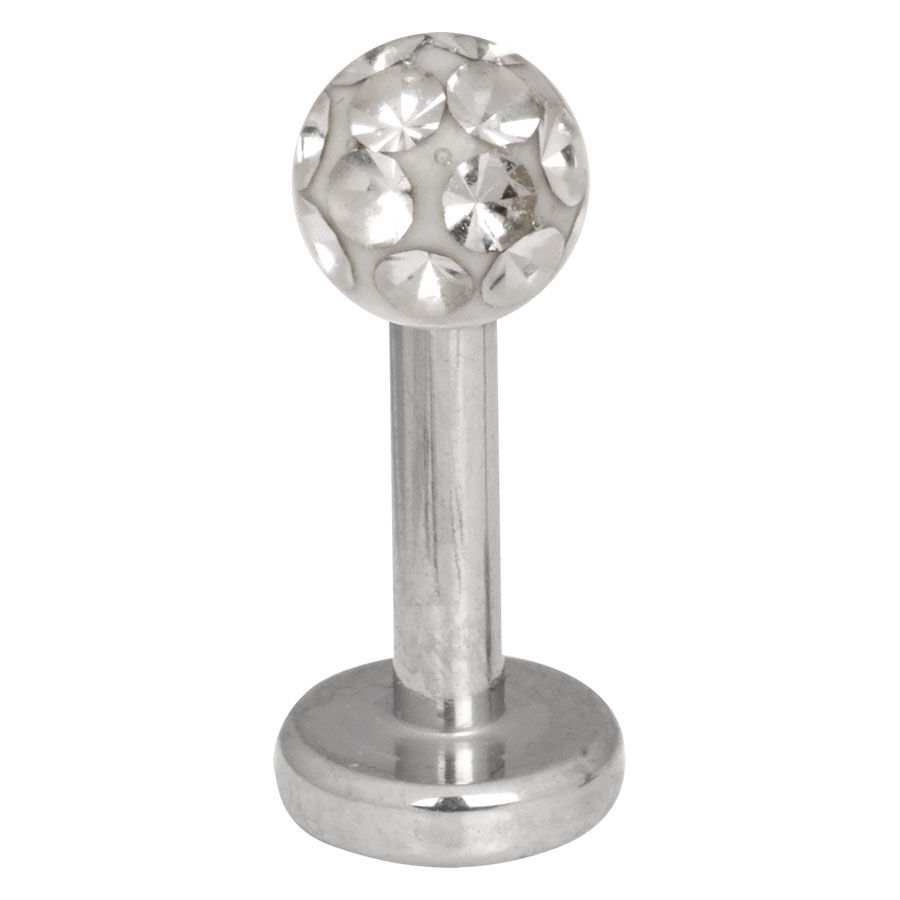 Silbernes Labret mit kristallklarer Kugel auf weißem Hintergrund