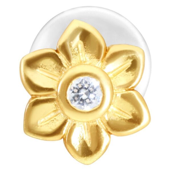 Labret dorado con adorno de flor y cristal claro sobre fondo blanco