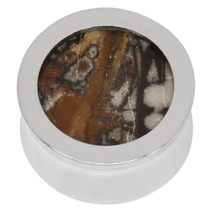 Plug plateado con piedra Outback Jasper sobre fondo blanco