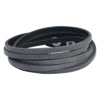 Pulsera unisex de cuero negro de Wildcat sobre fondo blanco
