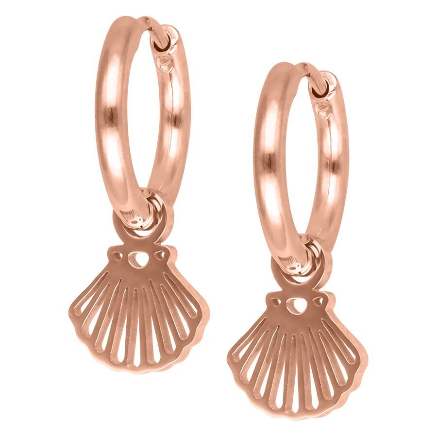Little Shell Hoops Roségold Ohrringe Roségoldene Creolen mit Muschelanhänger auf weißem Hintergrund