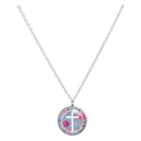 Cadena de plata con colgante redondo, fondo azul y patrón de rosas rosas