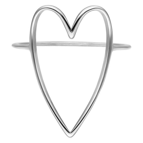 Anillo de corazón plateado de acero quirúrgico 316L, tamaño de anillo 17,0 mm, sobre fondo blanco