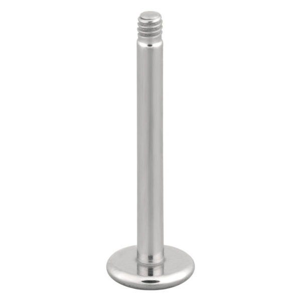 Barra Labret de titanio plateado con rosca externa sobre fondo blanco