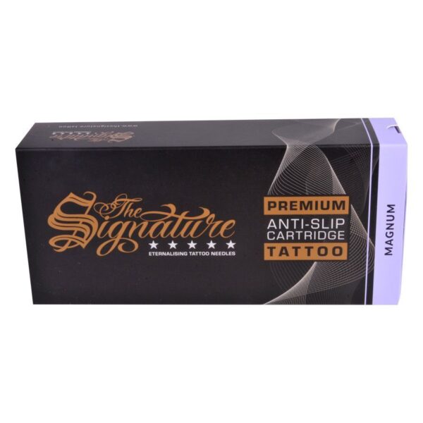 Empaque negro de los Wildcat Magnum Cartuchos con letras doradas sobre fondo blanco