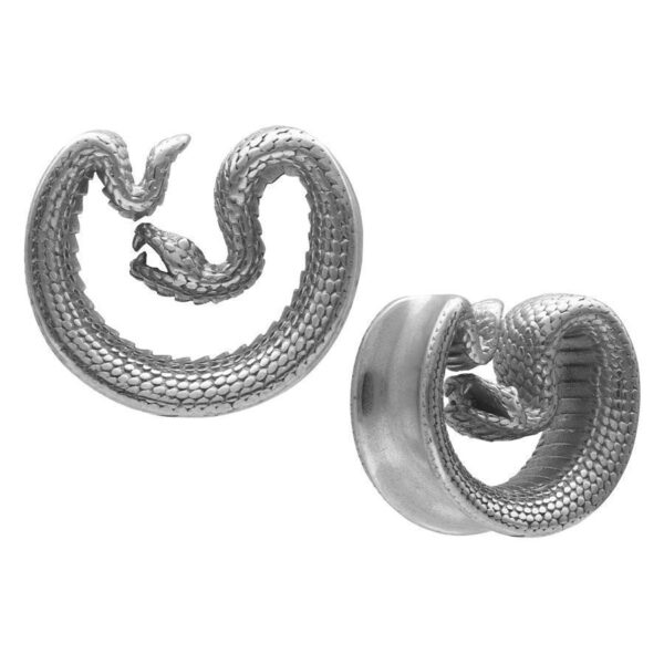 Dos Ear Saddles negras en forma de serpiente sobre fondo blanco