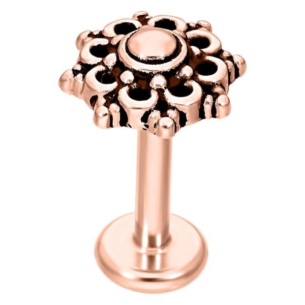 Mandala Labret con acabado en oro rosa sobre fondo blanco