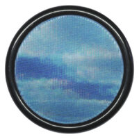 Plug redondo de PMMA con diseño de nubes azules sobre fondo blanco