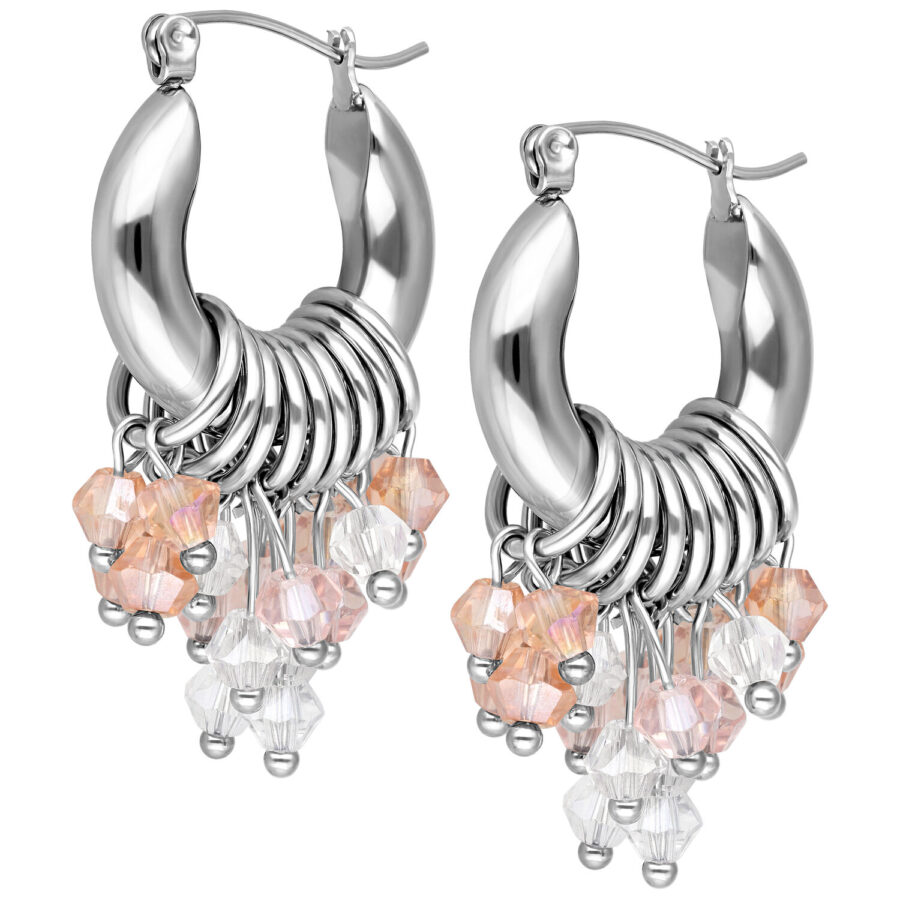 Aros de plata con colgantes de cristales rosas y claros sobre fondo blanco