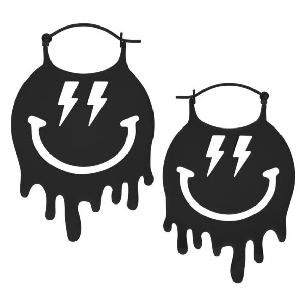 Aros negros con diseño de carita sonriente y rayo sobre fondo blanco