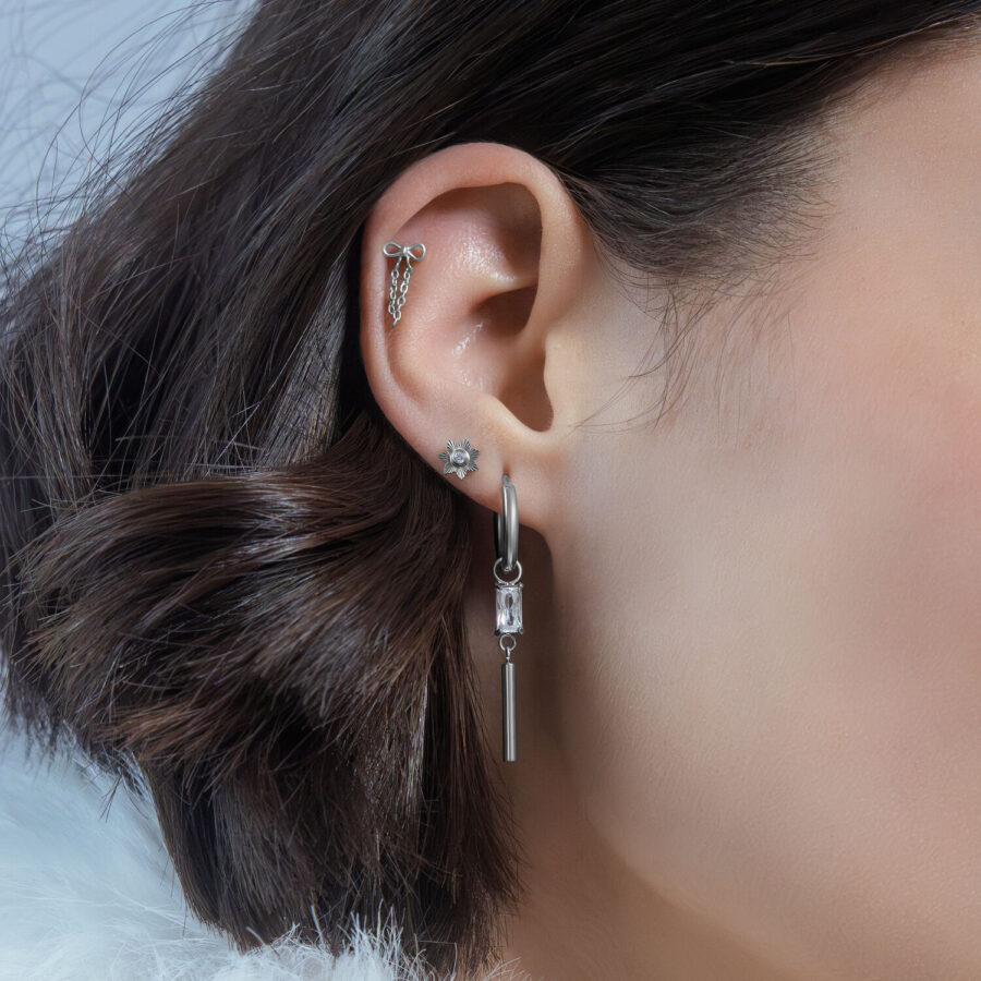 Aro de titanio negro para piercing en la oreja, brillante y elegante