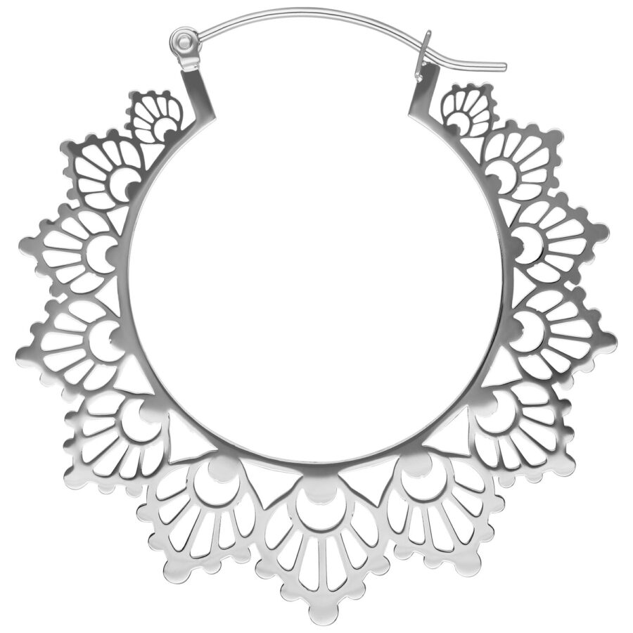 Aro plateado con diseño de girasol sobre fondo blanco