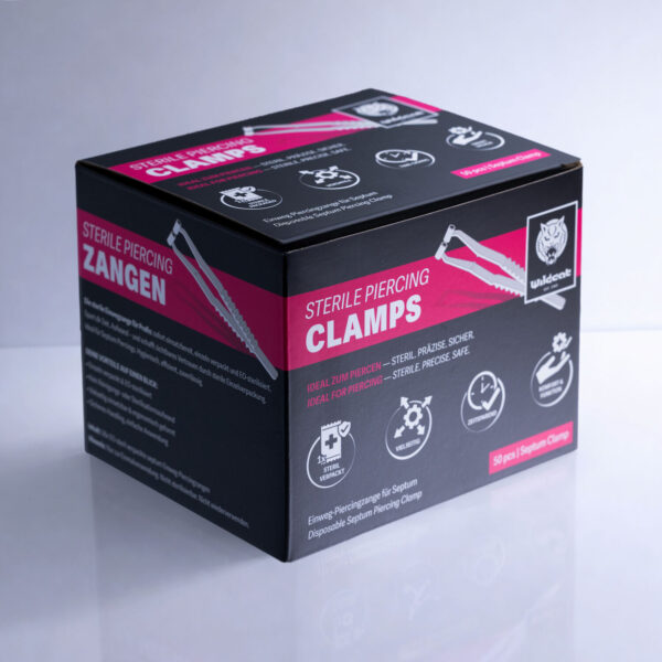 Caja negra con la inscripción 'Sterile Piercing Clamps' sobre un fondo claro