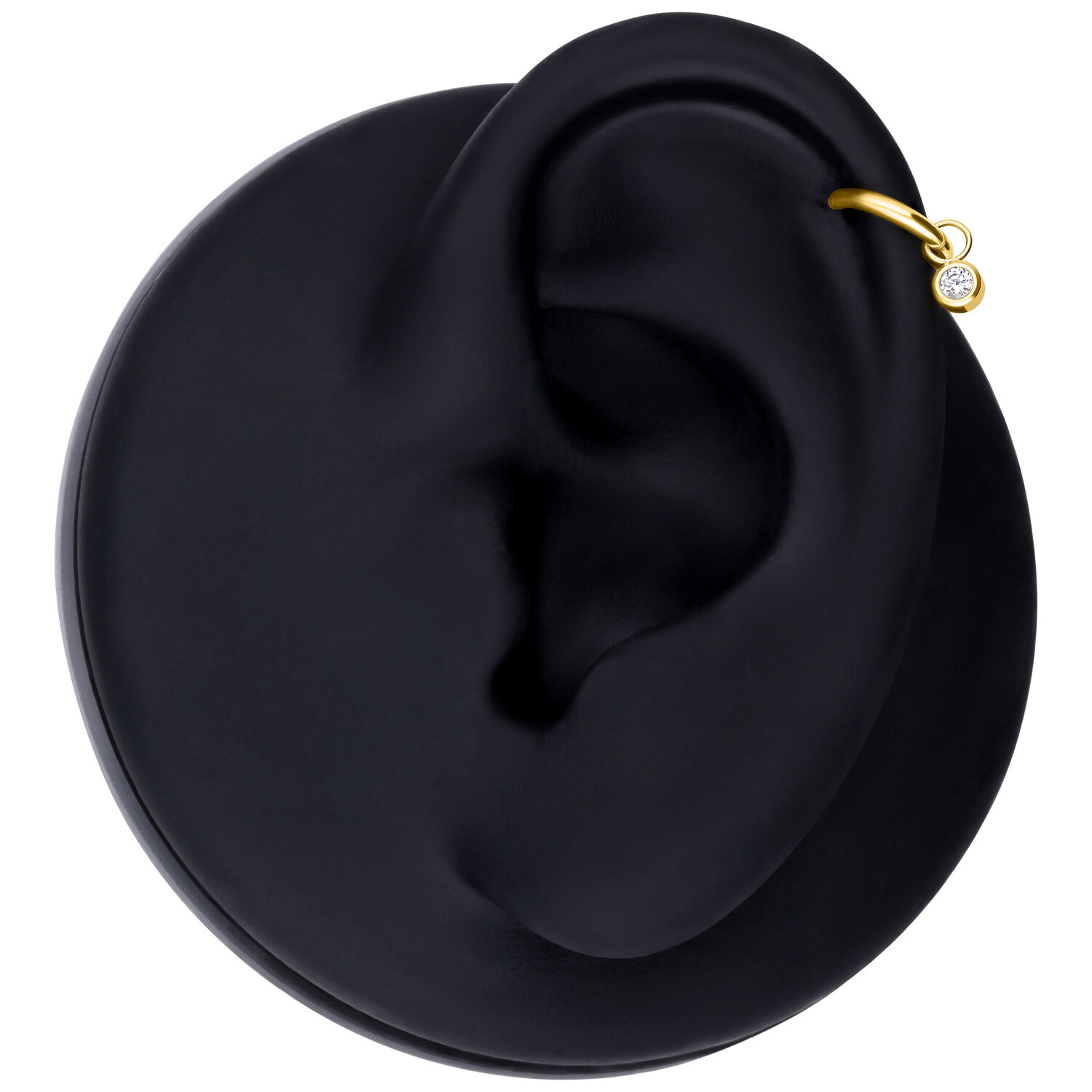 Colgante redondo de cristal dorado en modelo de oreja negra sobre fondo blanco