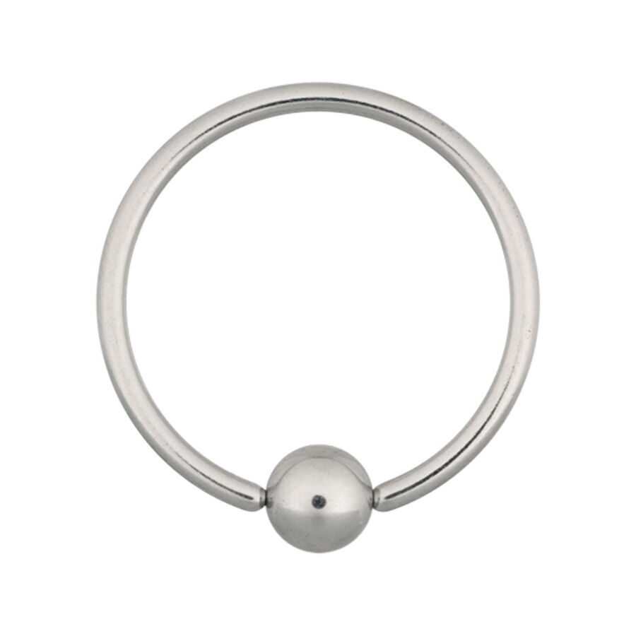 Aro Ball Closure de acero quirúrgico plateado sobre fondo blanco