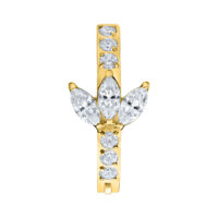Clicker de ombligo dorado con cristales claros sobre fondo blanco