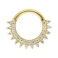 Aro de septum dorado con piedras de Moissanita sobre fondo blanco
