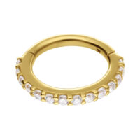 Aro de piercing dorado 14K con cristales de Moissanita sobre fondo blanco