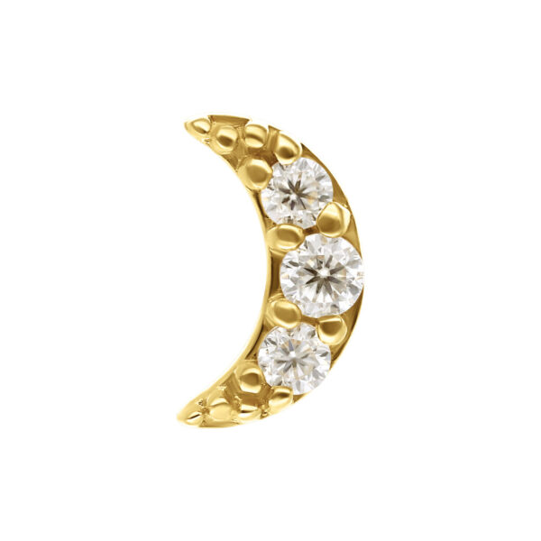 Colgante de luna dorado con tres piedras claras de Moissanita sobre fondo blanco