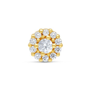 Accesorio de oro con cristales claros sobre fondo blanco