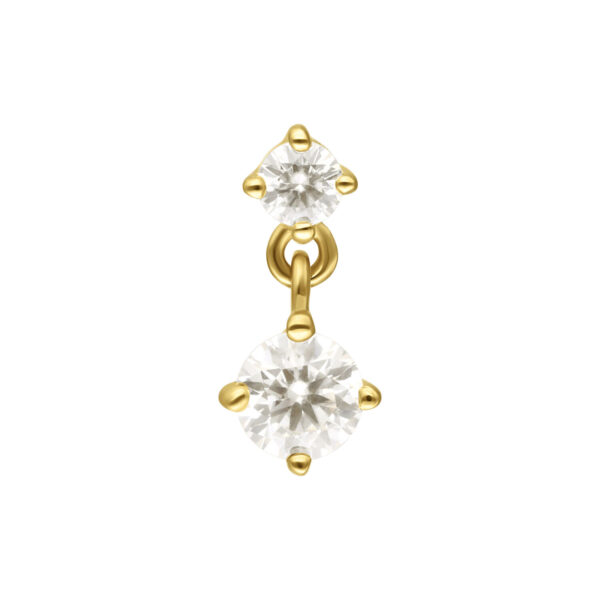 Accesorio dorado con dos cristales Moissanite sobre fondo blanco