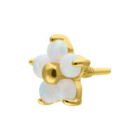 Accesorio de Flor de Oro 14K con Ópalo Accesorio de flor de oro con ópalo sintético sobre fondo blanco
