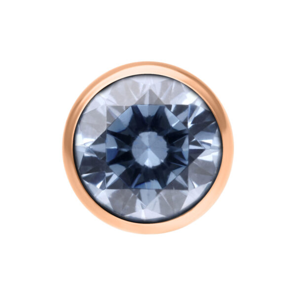 Bola de cristal en gris-azul con borde de oro rosa sobre fondo blanco