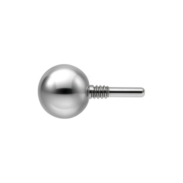 Bola de metal plateado con 2,5 mm de diámetro sobre fondo blanco