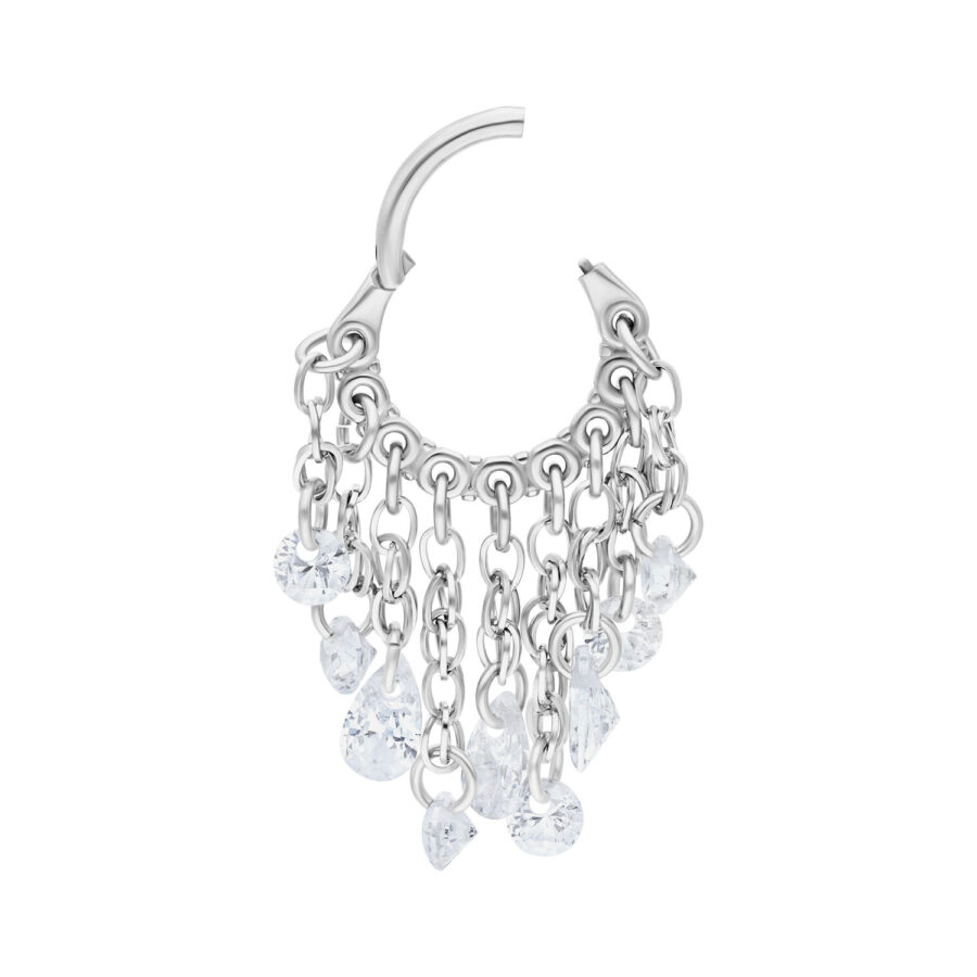 Anillo de piercing plateado con cristales claros colgantes sobre fondo blanco