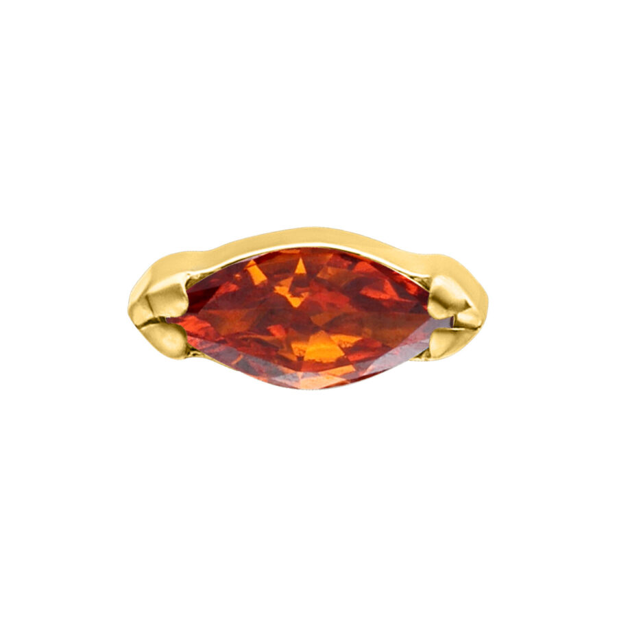 Aplique de piercing dorado con cristal marqués rojo oscuro sobre fondo blanco