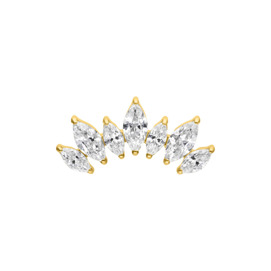 Ajuste de piercing dorado de titanio con seis cristales claros sobre fondo blanco