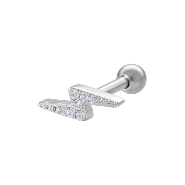 Barbell plateado para la oreja con cristal claro sobre fondo blanco