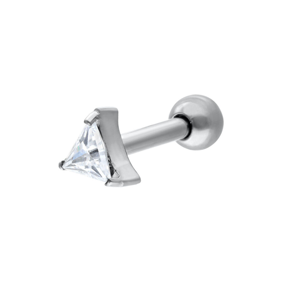 Barra para el oído plateada con cristal triangular sobre fondo blanco