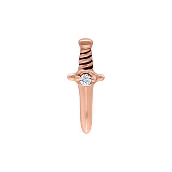 Adjunto de daga de oro rosa con cristal claro sobre fondo blanco