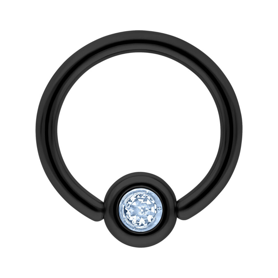 Anillo de clip negro de titanio con cristal azul claro sobre fondo blanco