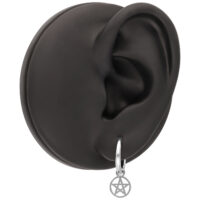 Mini pendientes de pentagrama en plata Pendiente de plata con pentagrama en un modelo de oreja negro