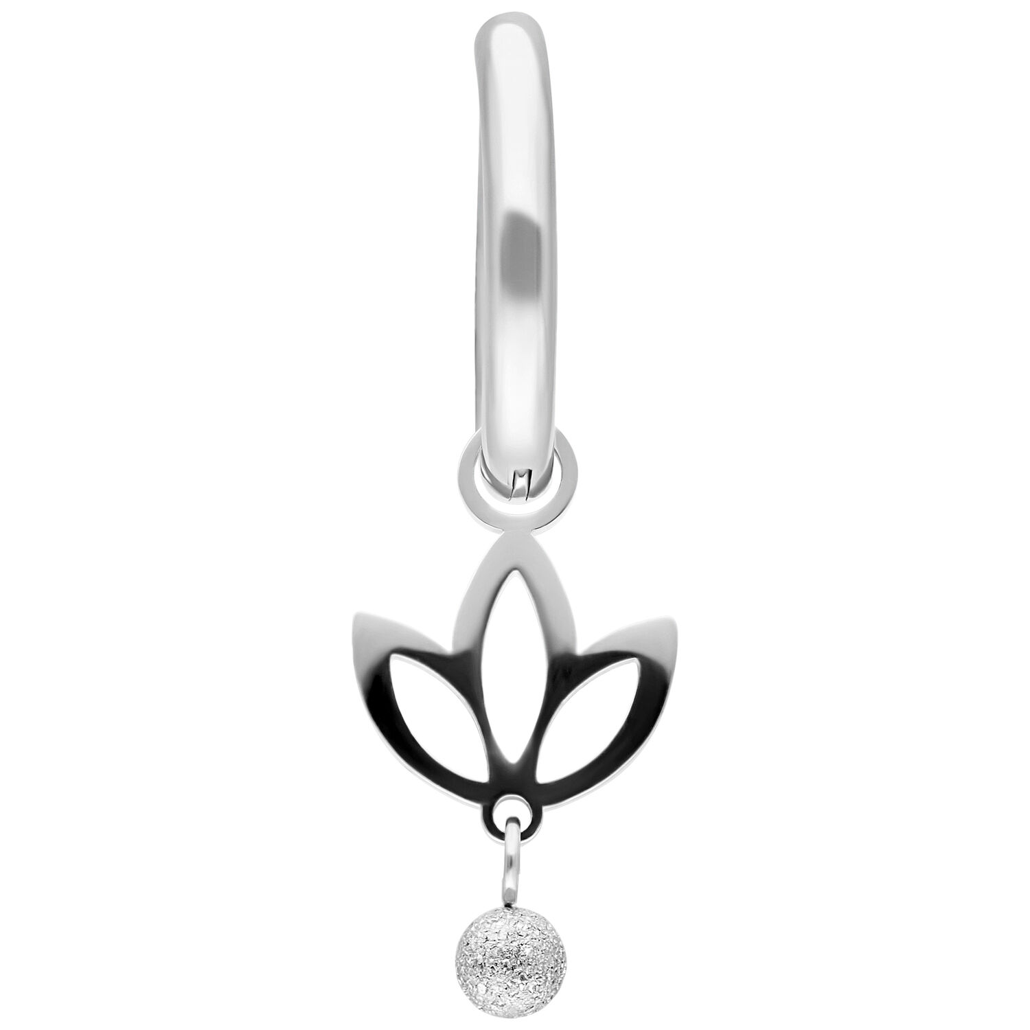 Pendiente plateado en forma de loto con colgante de bola brillante sobre fondo blanco