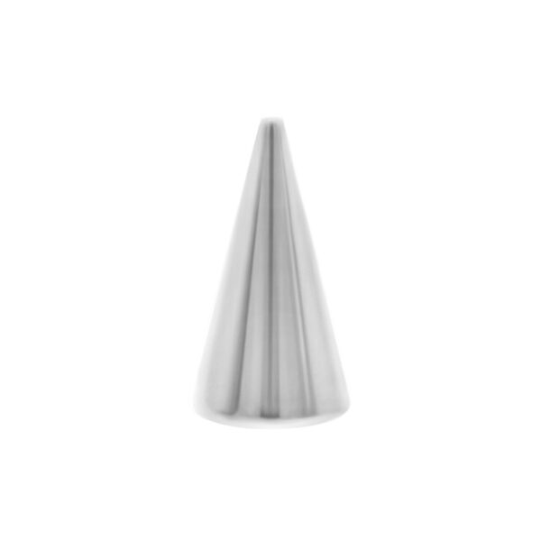 Accesorio de piercing en forma de cono de acero quirúrgico plateado sobre fondo blanco