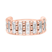 Anillo de piercing en oro rosa con cristales claros sobre fondo blanco