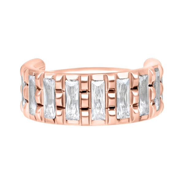 Anillo de piercing en oro rosa con cristales claros sobre fondo blanco